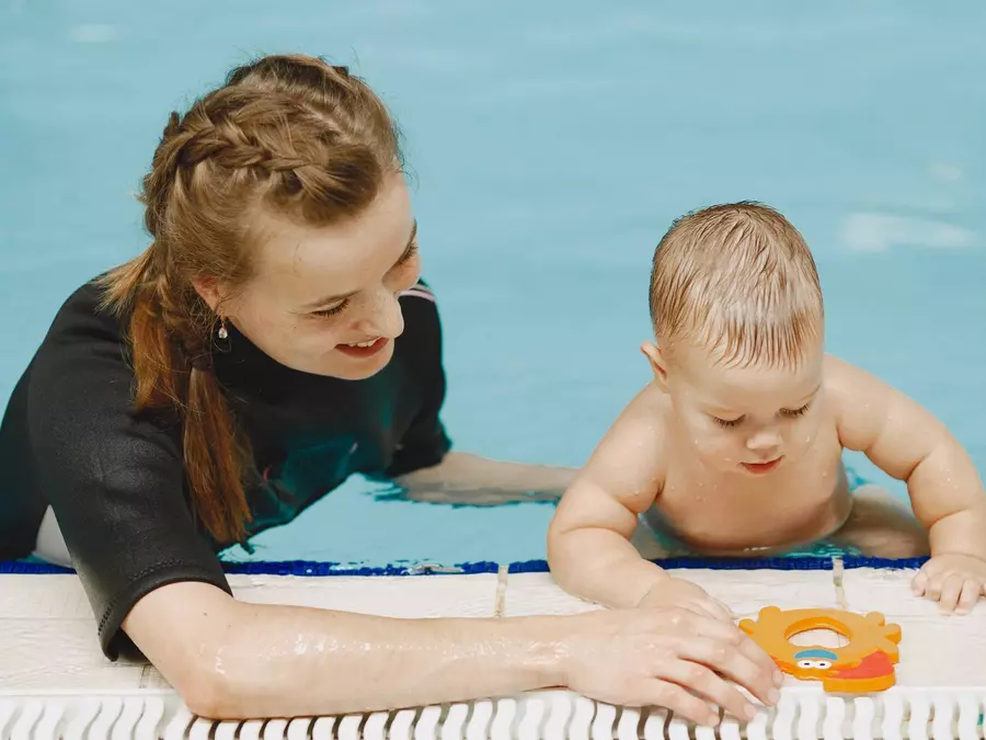 Clase gratuita de Matronatación, ó Natación para embarazo ó post parto
